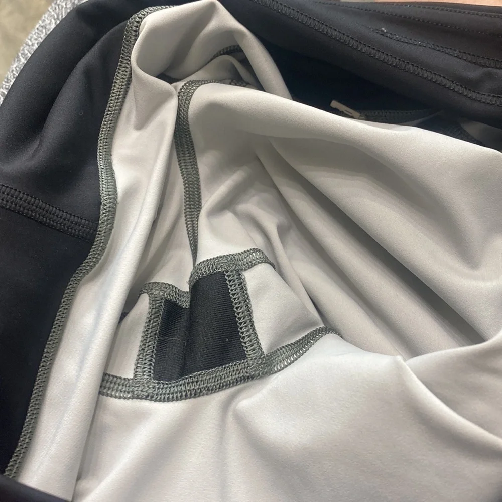 Lululemon black and grey crop leggings size 6